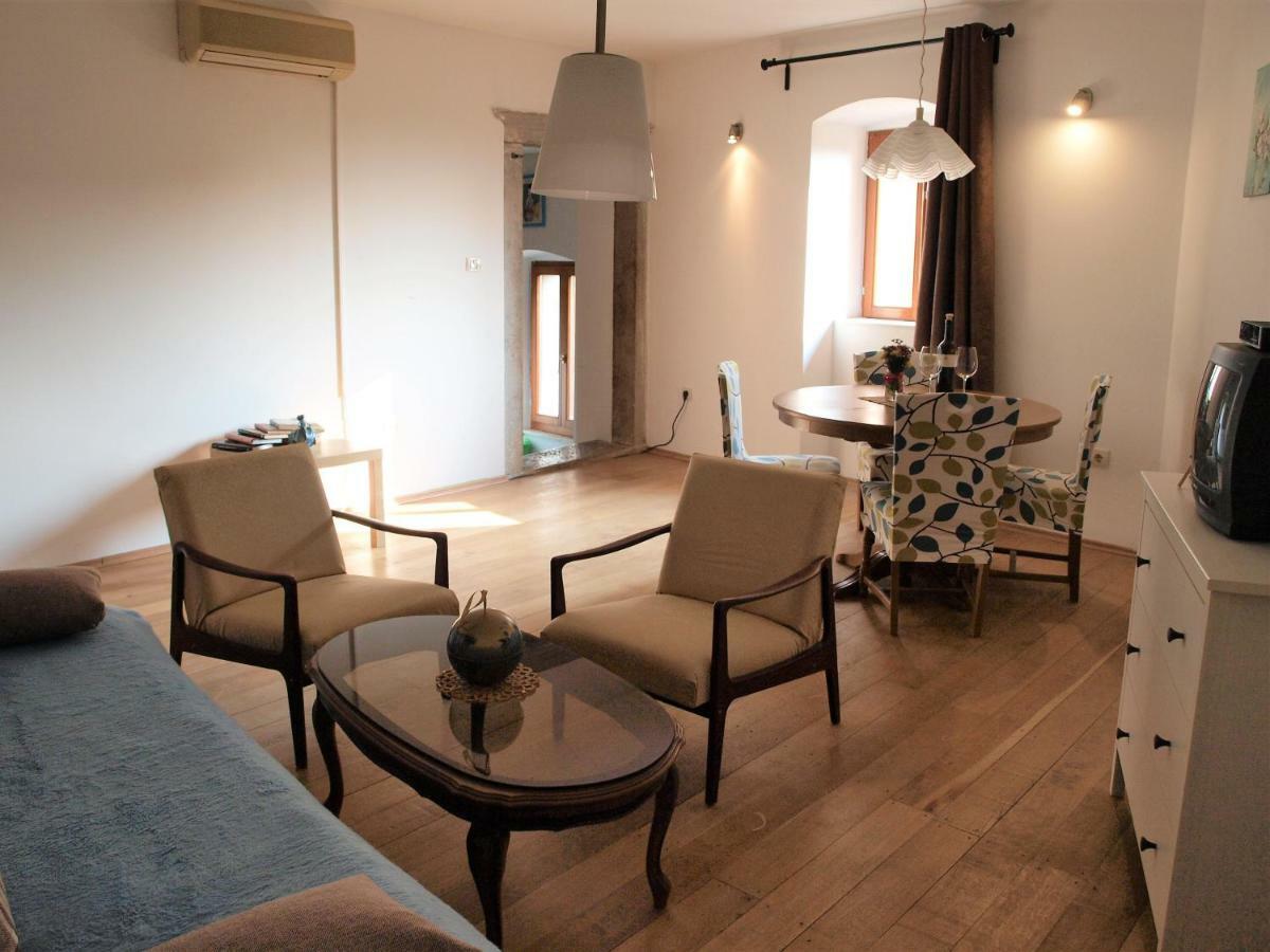 Lovely Apartment In Old Town Labin  Exterior foto